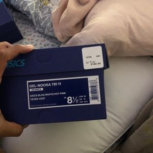 women’s asics running shoes